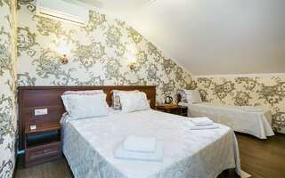 Гостевой дом Версаль Архипо-Осиповка Студио трехместный-3