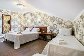 Гостевой дом Версаль Архипо-Осиповка Студио трехместный-4